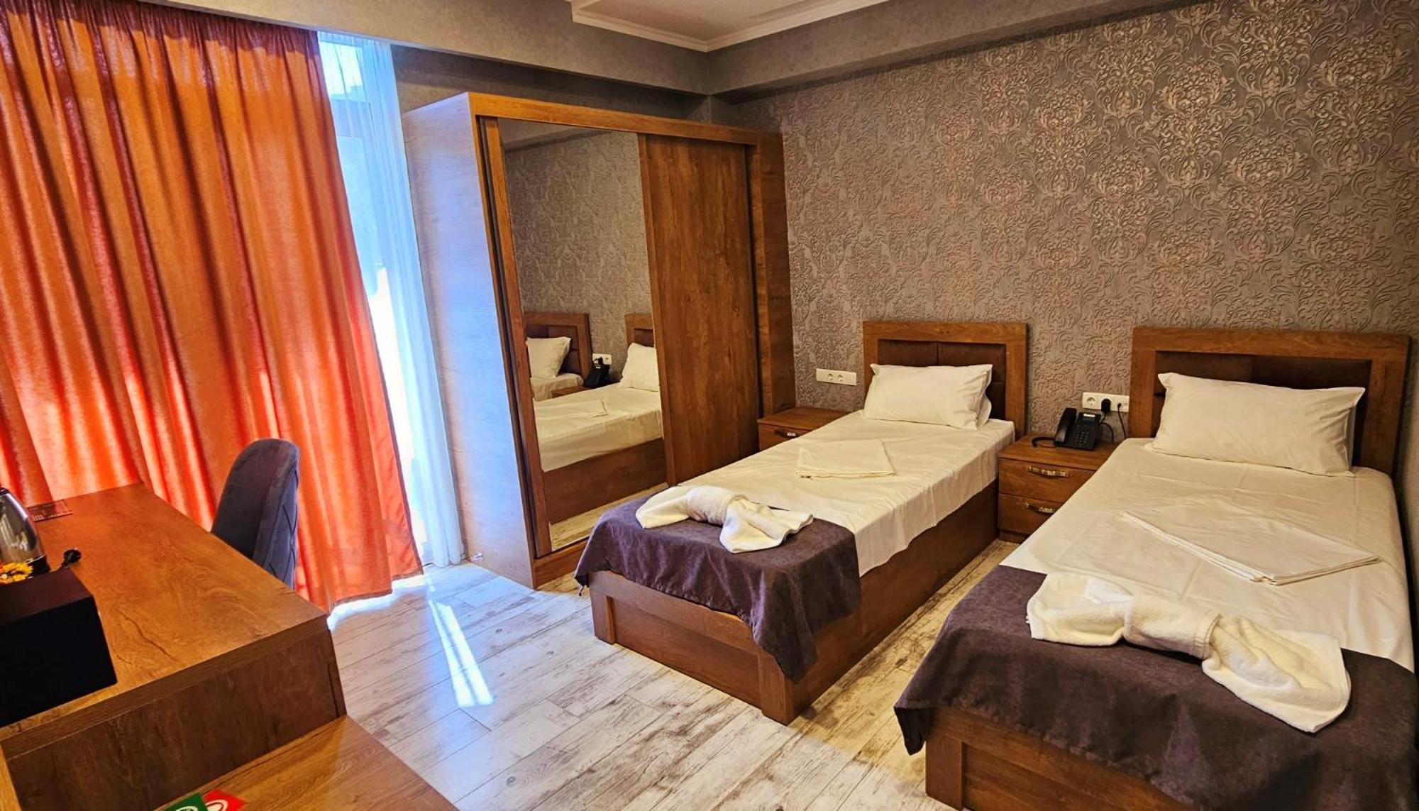 Sierra Hotel Tbilisi Eksteriør bilde
